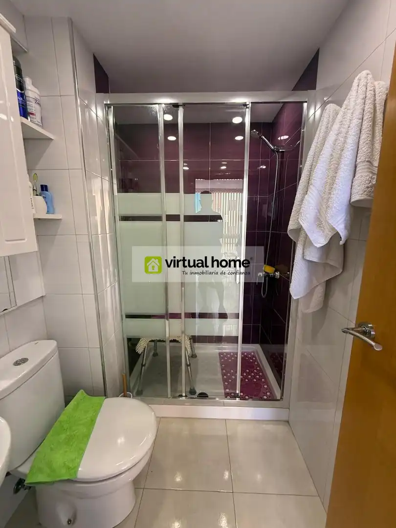 Baño de Piso en venta en Benidorm con Aire acondicionado, Terraza y Amueblado
