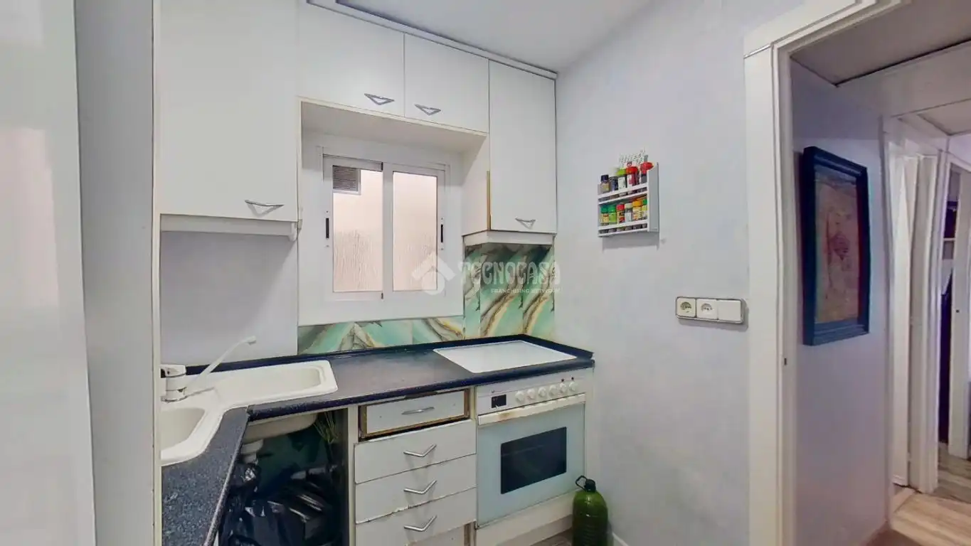 Cocina de Piso en venta en Barberà del Vallès con Parquet y Terraza