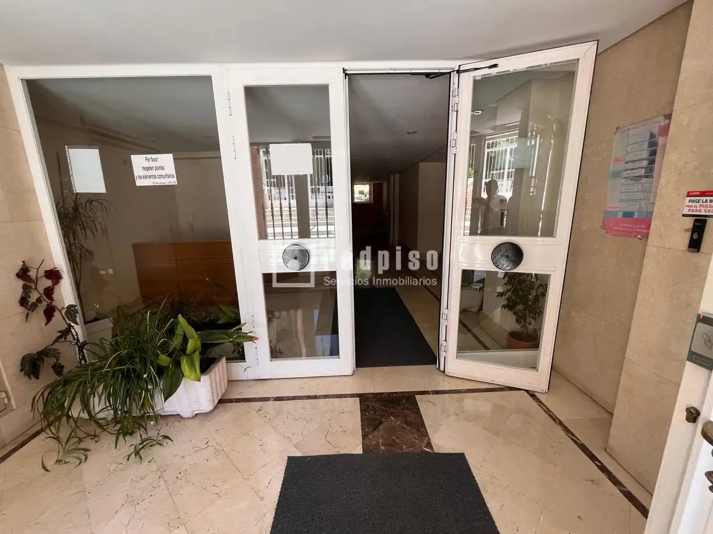 Flat for sale in Madrid  with Air Conditioner, Heating and Private garden