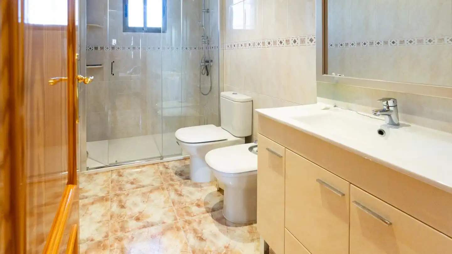Baño de Casa o chalet en venta en Crevillent con Aire acondicionado, Jardín privado y Terraza