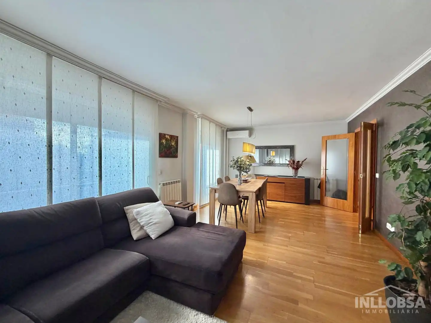 Sala d'estar de Pis en venda en Manresa amb Calefacció, Parquet i Terrassa