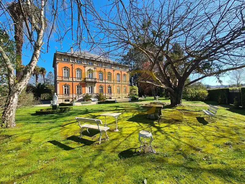 Vista exterior de Casa o xalet en venda en Gijón  amb Calefacció, Jardí privat i Terrassa