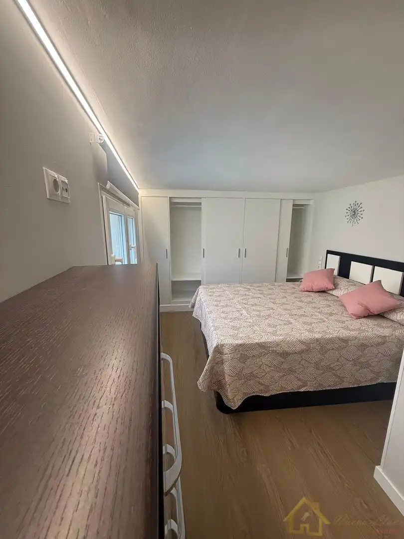 Habitación de Dúplex en venta en Lugo con Calefacción, Amueblado y Alarma