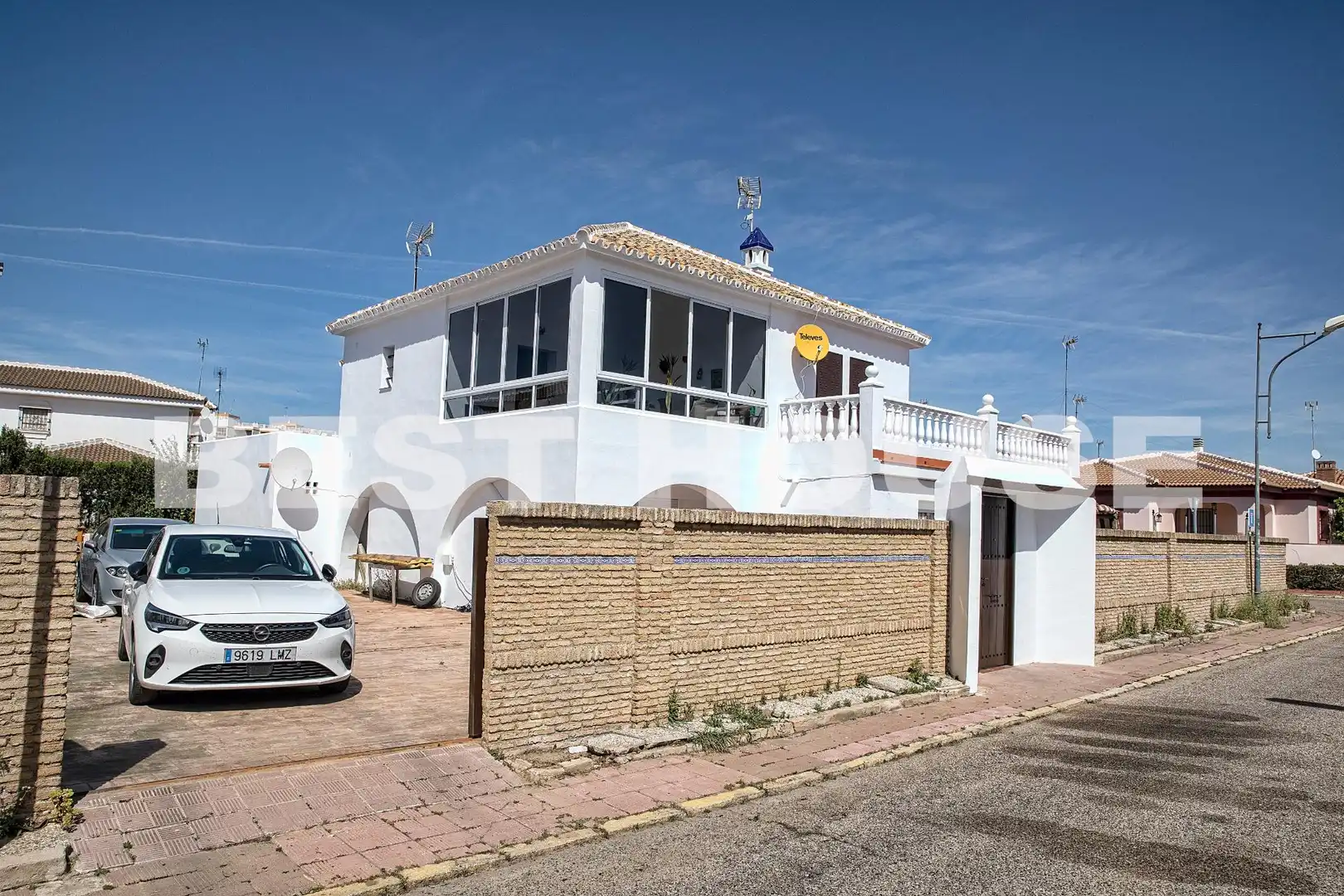 Vista exterior de Casa o xalet en venda en Almonte amb Jardí privat i Terrassa