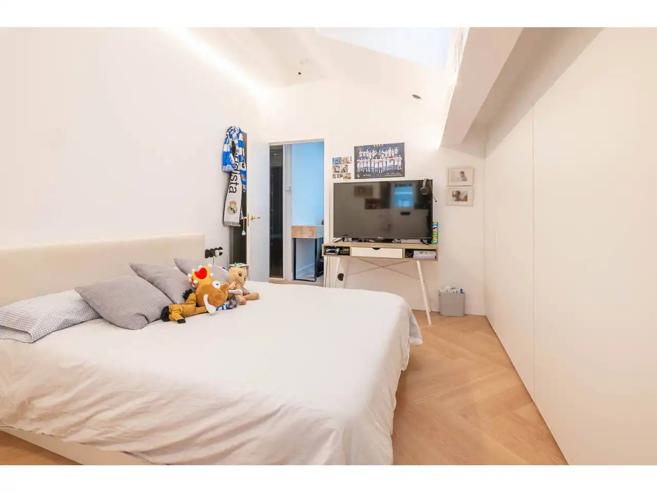 Dormitori de Casa o xalet en venda en Donostia - San Sebastián  amb Aire condicionat, Calefacció i Jardí privat