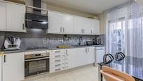 Cuina de Dúplex en venda en Cerdanyola del Vallès amb Aire condicionat, Calefacció i Terrassa