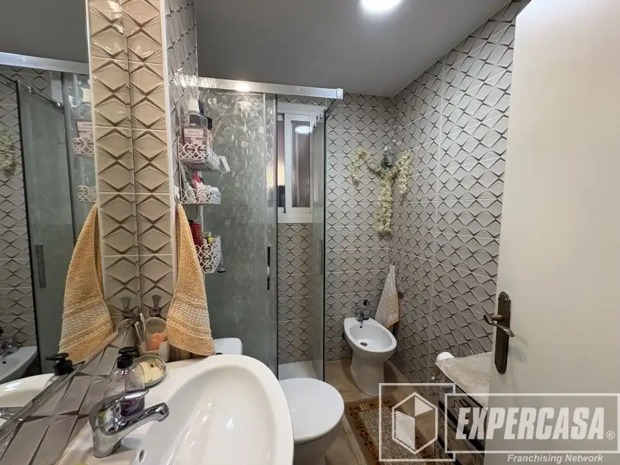 Baño de Piso en venta en Castellón de la Plana / Castelló de la Plana con Aire acondicionado, Parquet y Terraza