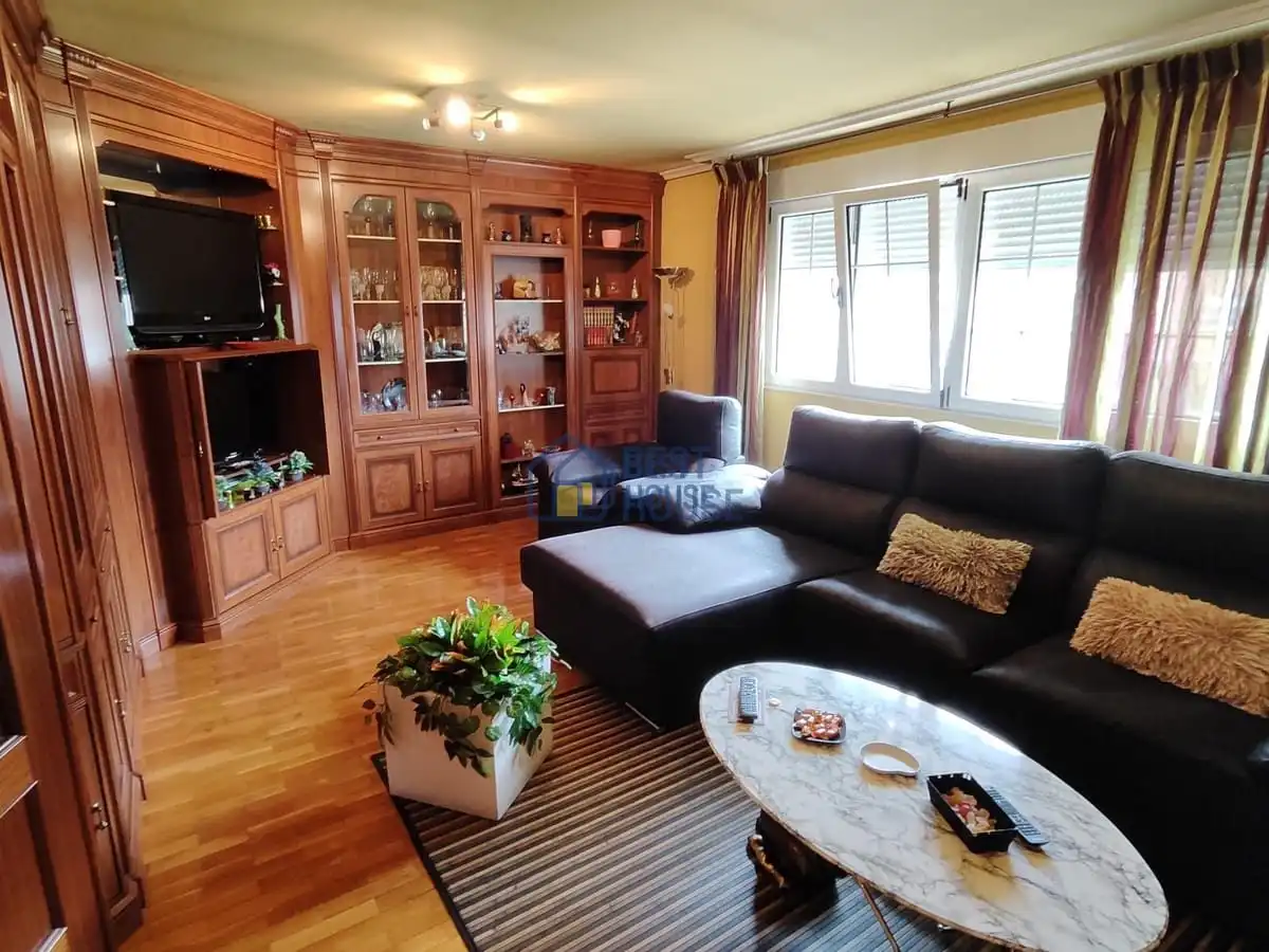 Casa con jardín en venta en Villaquilambre