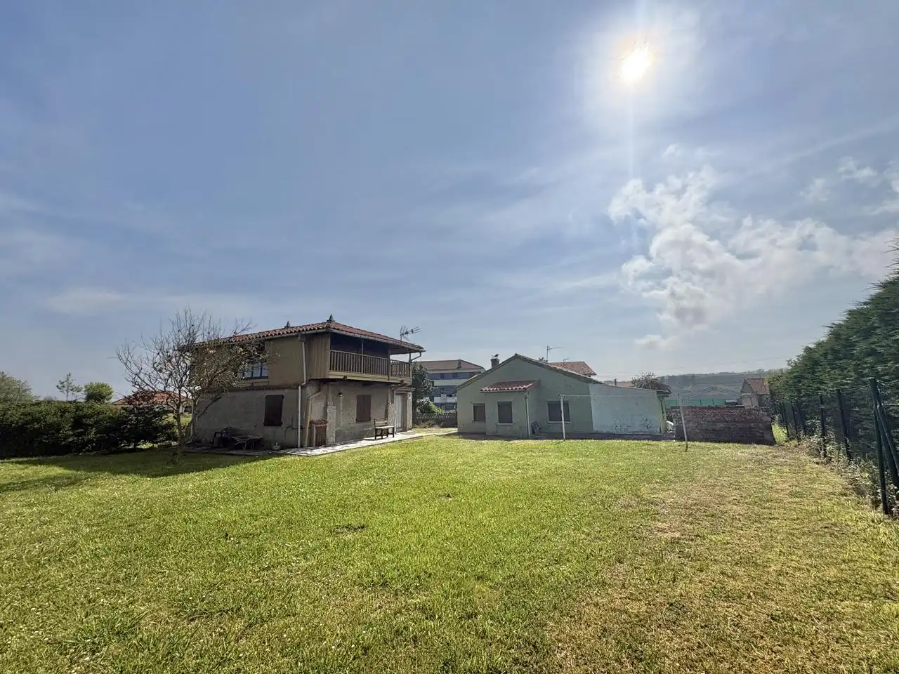 House with garden for sale in Carretera GO-1