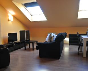 Sala d'estar de Apartament de lloguer en  Zaragoza Capital amb Aire condicionat