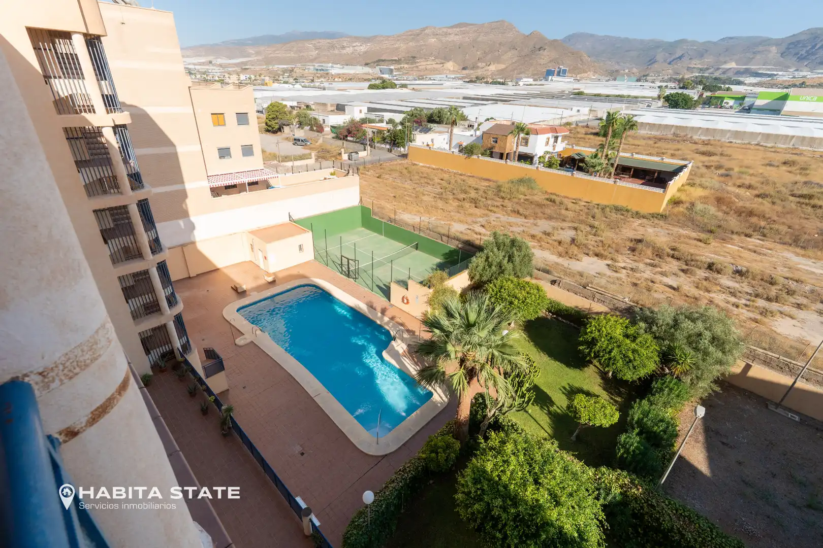 Vista exterior de Piso en venta en Roquetas de Mar con Aire acondicionado, Amueblado y Balcón