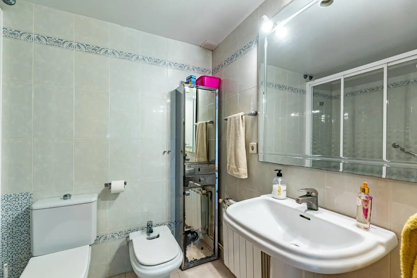 Badezimmer von Maisonette zum Verkauf in Calafell mit Heizung, Privatgarten und Terrasse