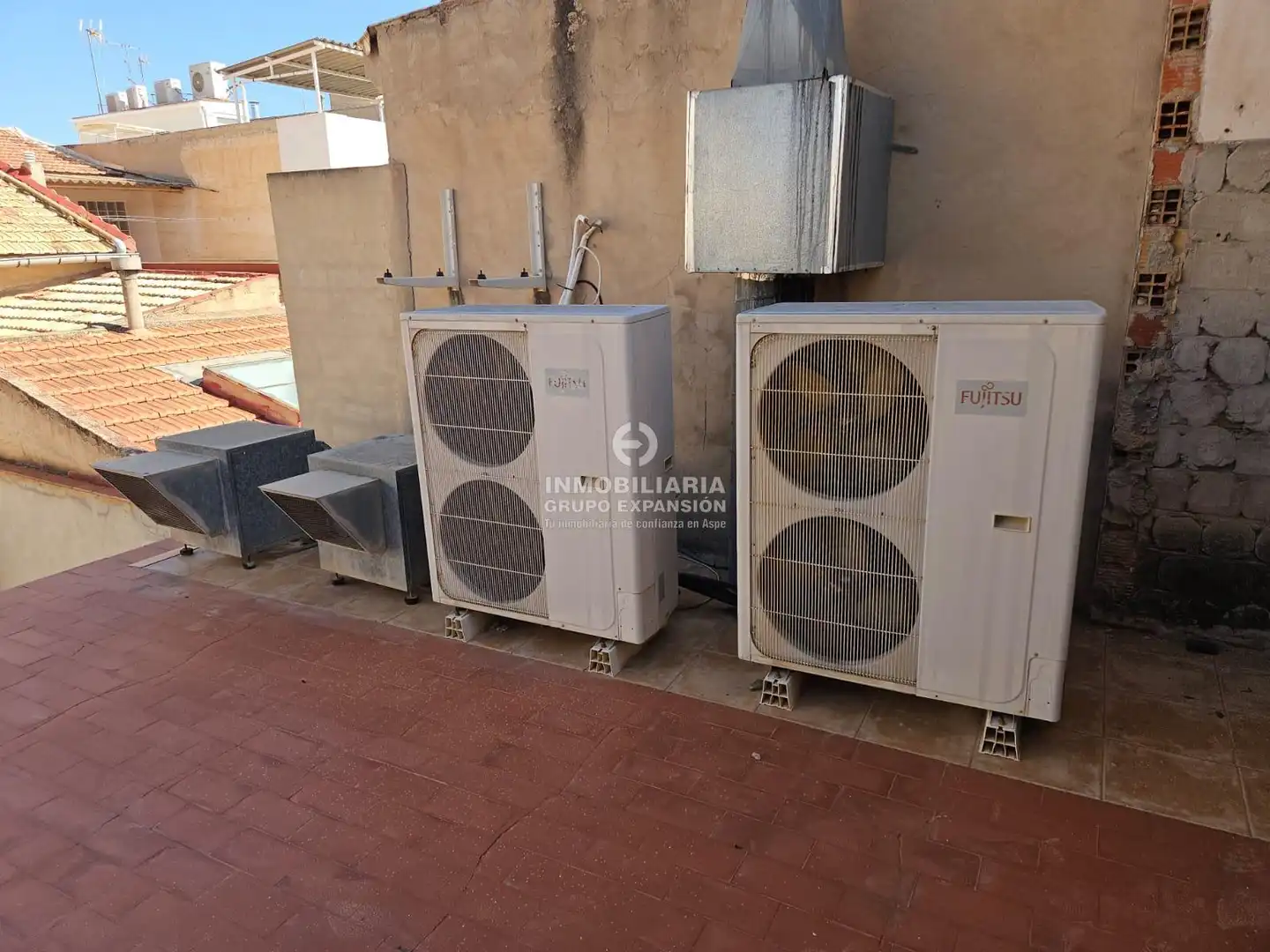 Vista exterior de Casa o chalet en venta en Novelda con Terraza, Trastero y Balcón