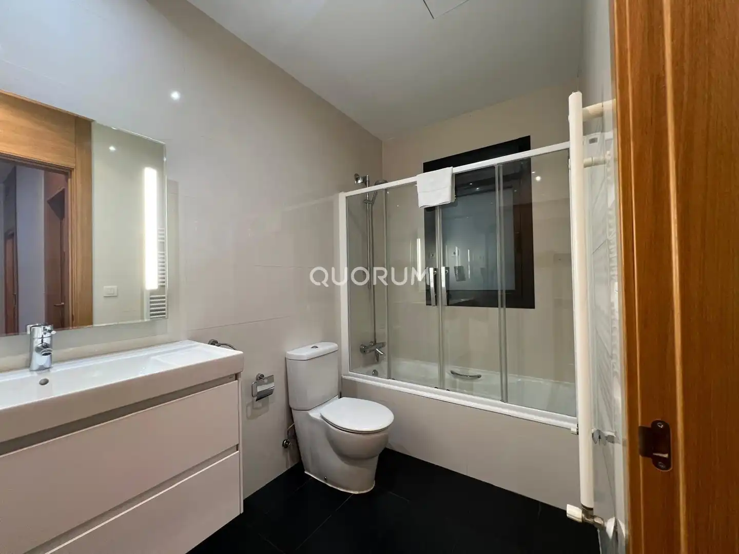 Flat for rent in Alameda Cardenal Gardoqui, Ensanche - Moyua - Diputación