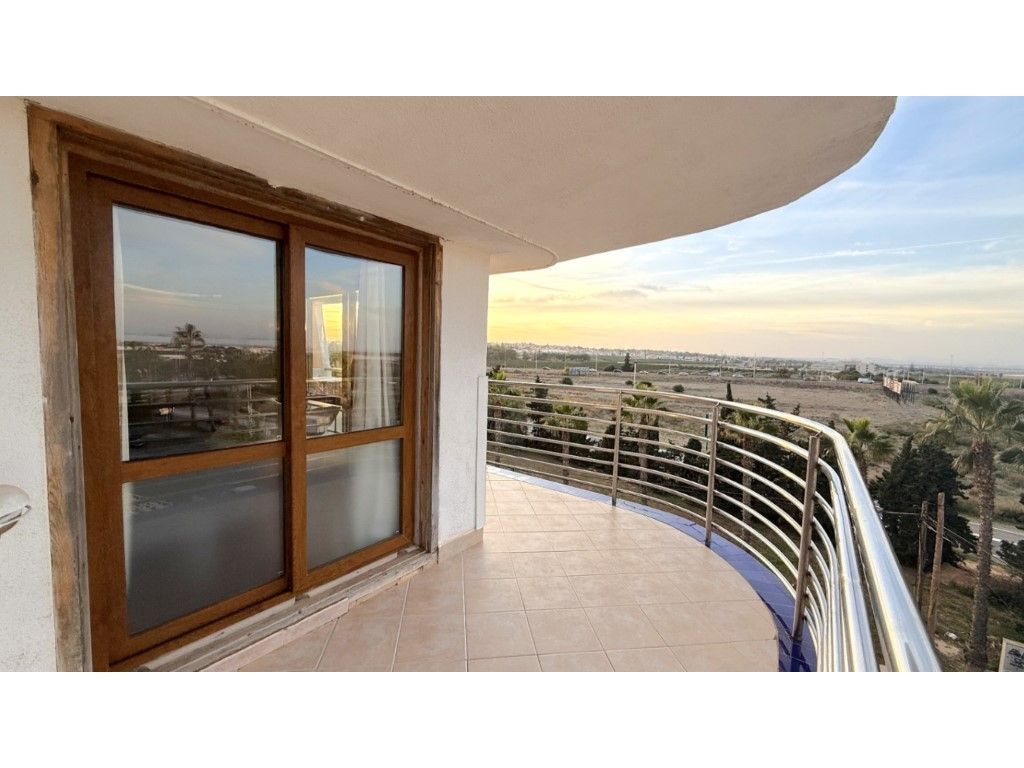 Terraza de Apartamento en venta en Torrevieja con Piscina comunitaria
