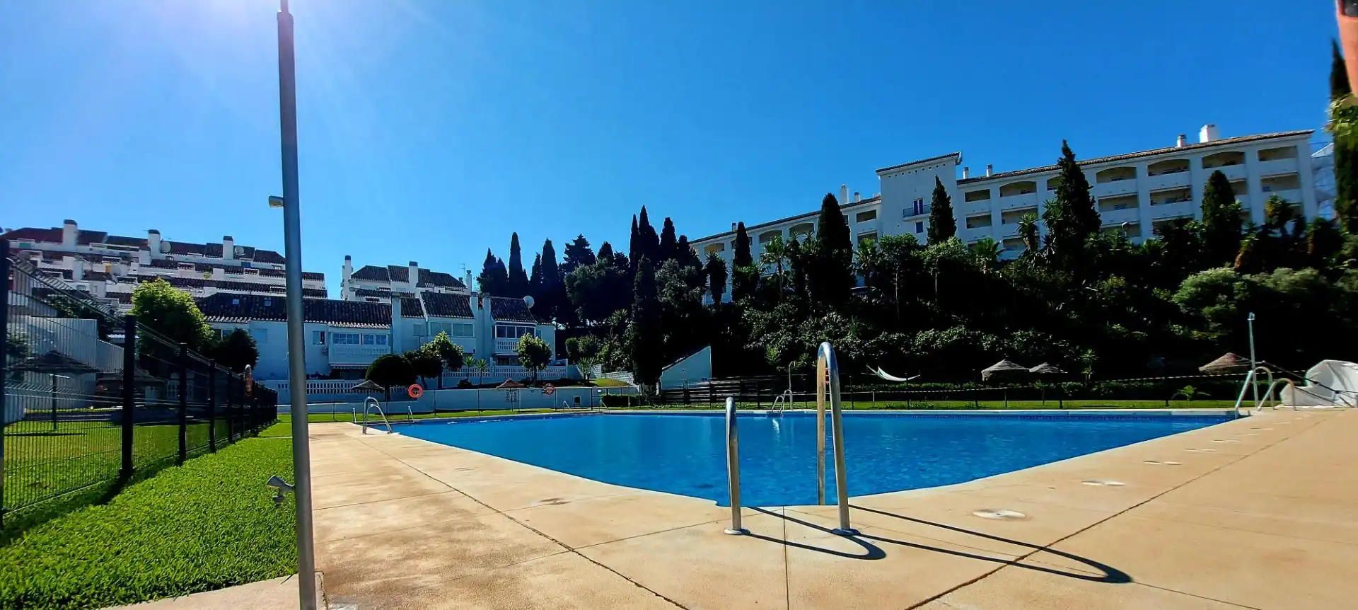 Piscina de Casa adosada en venda en Mijas amb Aire condicionat, Terrassa i Traster