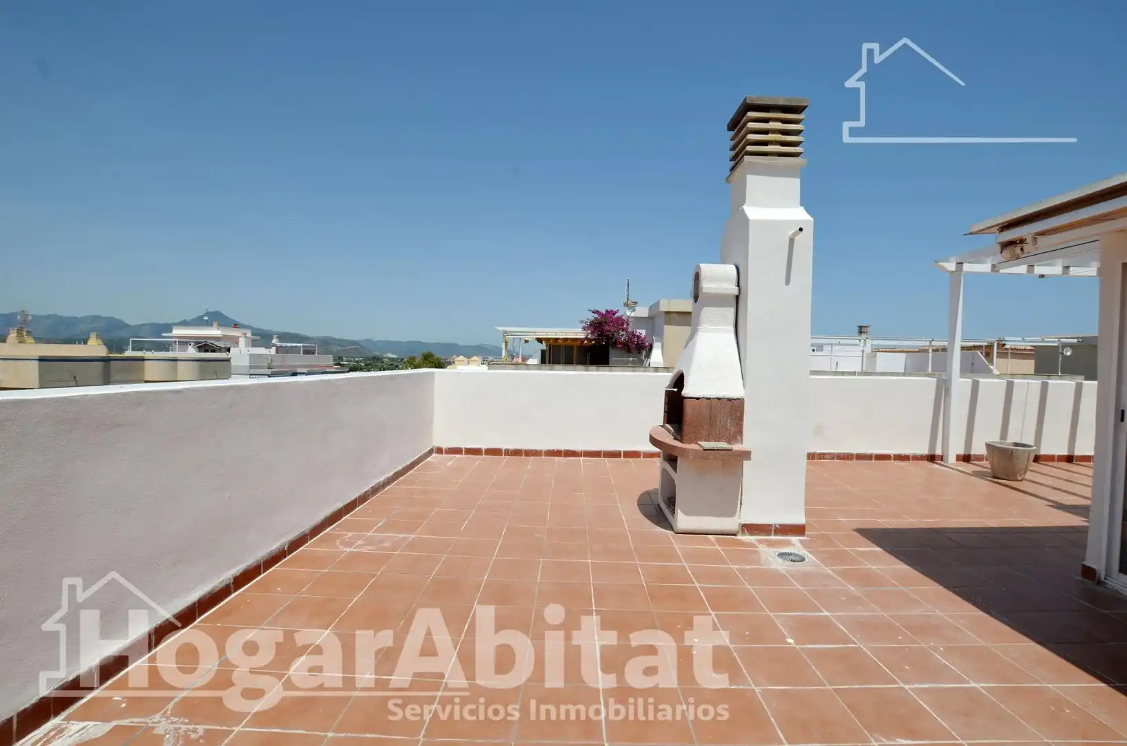 Vista exterior de Àtic en venda en Daimús amb Aire condicionat, Calefacció i Terrassa