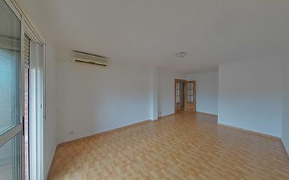 Living room of Flat for sale in  Murcia Capital  with Air Conditioner and Balcony
