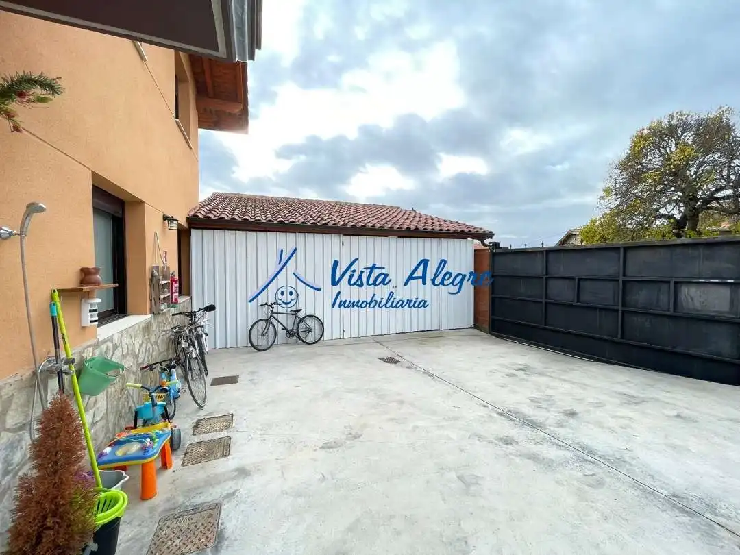 Vista exterior de Casa o chalet en venta en Galbárruli con Calefacción, Parquet y Amueblado