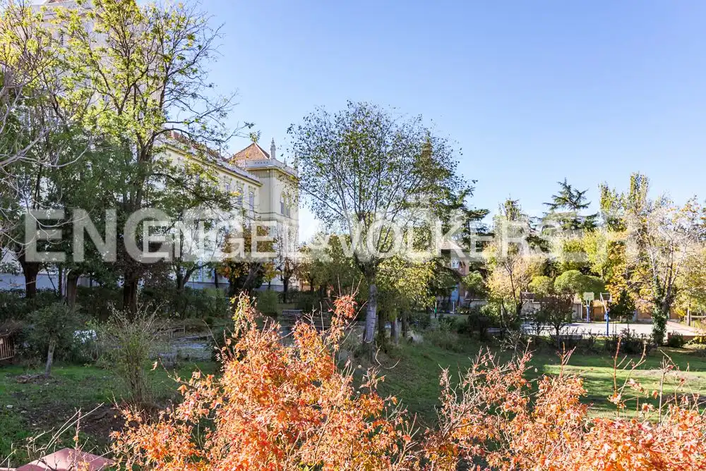 Piso en venta en Madrid con Calefacción, Jardín privado y Parquet