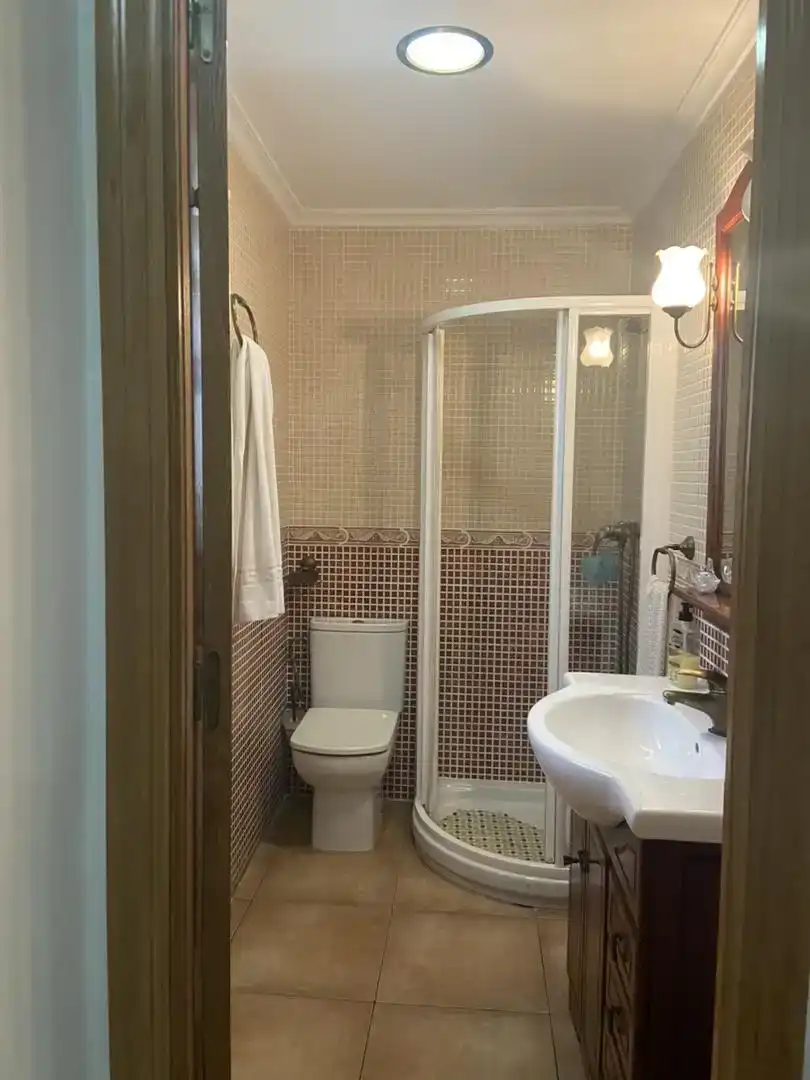 Baño de Planta baja en venta en Aspe con Amueblado, Lavadora y Microondas