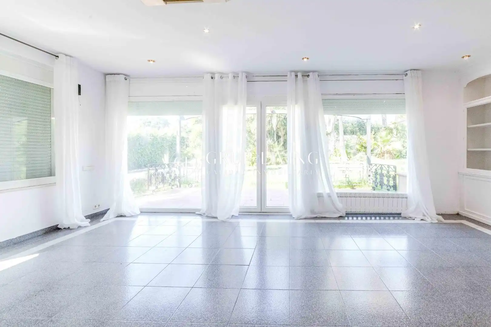Sala d'estar de Casa o xalet en venda en Cambrils amb Aire condicionat, Calefacció i Jardí privat