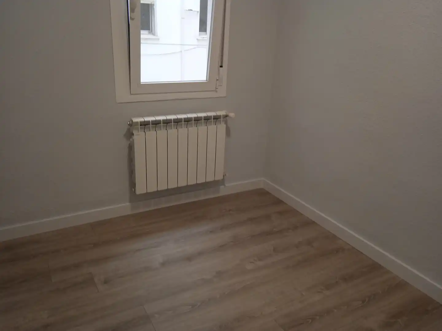 Schlafzimmer von Wohnung zur Miete in Madrid mit Klimaanlage, Heizung und Parkett
