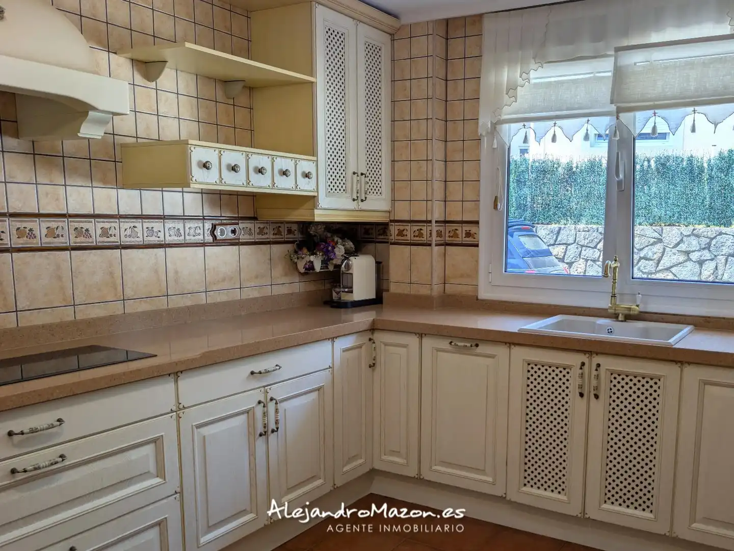 Küche von Einfamilien-Reihenhaus zum Verkauf in Castro-Urdiales mit Heizung, Privatgarten und Terrasse