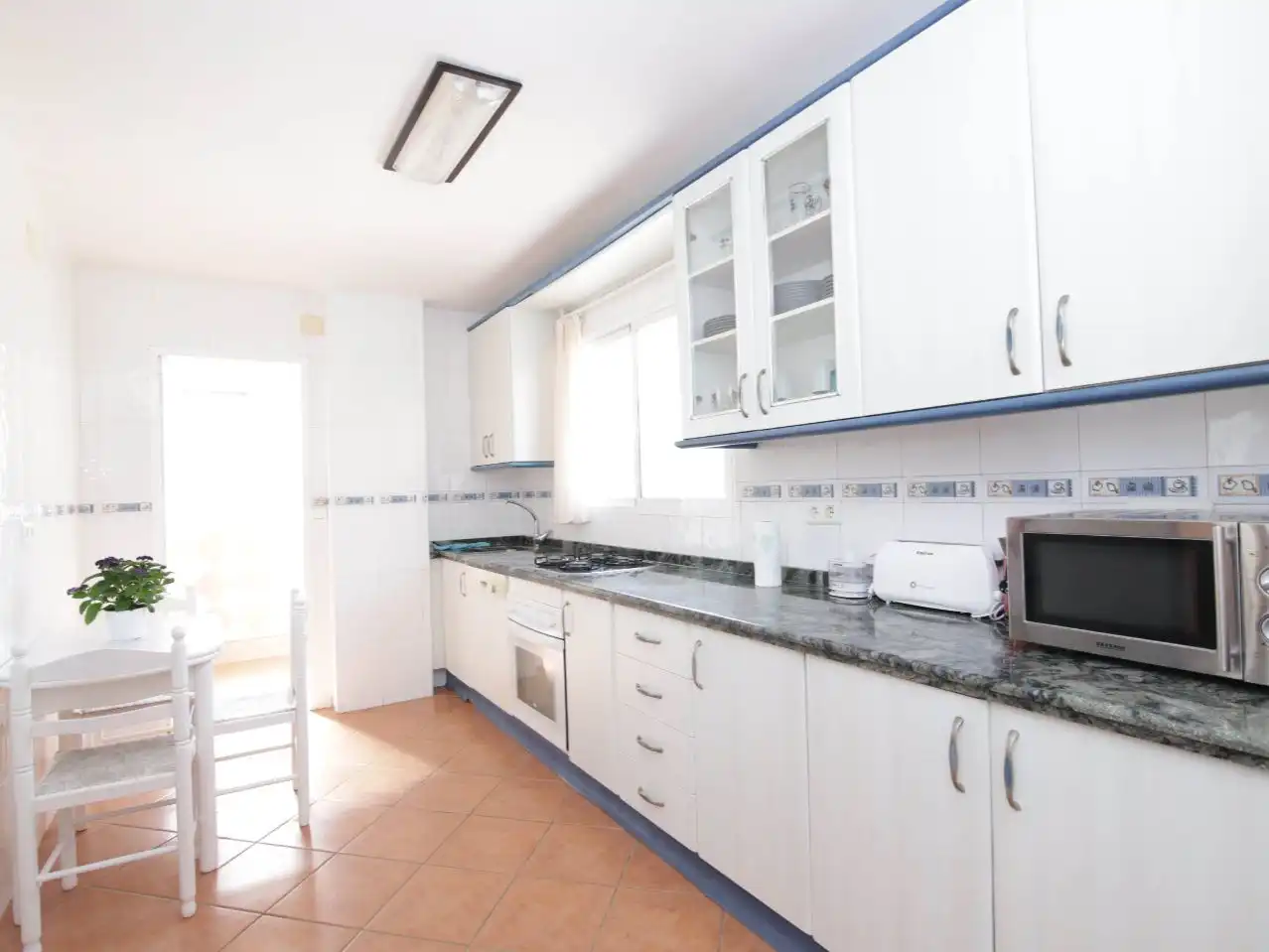Küche von Wohnung zur Miete in Rincón de la Victoria mit Klimaanlage, Terrasse und Balkon