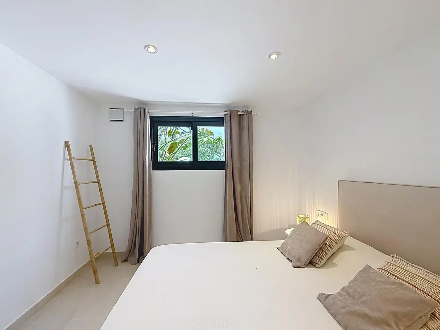 Habitación de Casa o chalet en venta en Benitachell / El Poble Nou de Benitatxell con Aire acondicionado, Calefacción y Jardín privado
