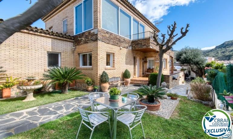 Garden of House or chalet for sale in Roses  with Air Conditioner, Heating and Private garden