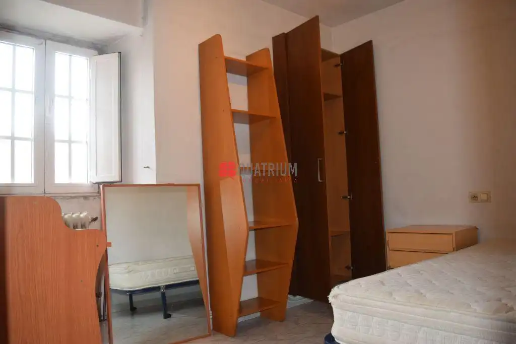 Dormitori de Casa o xalet en venda en Teo amb Jardí privat