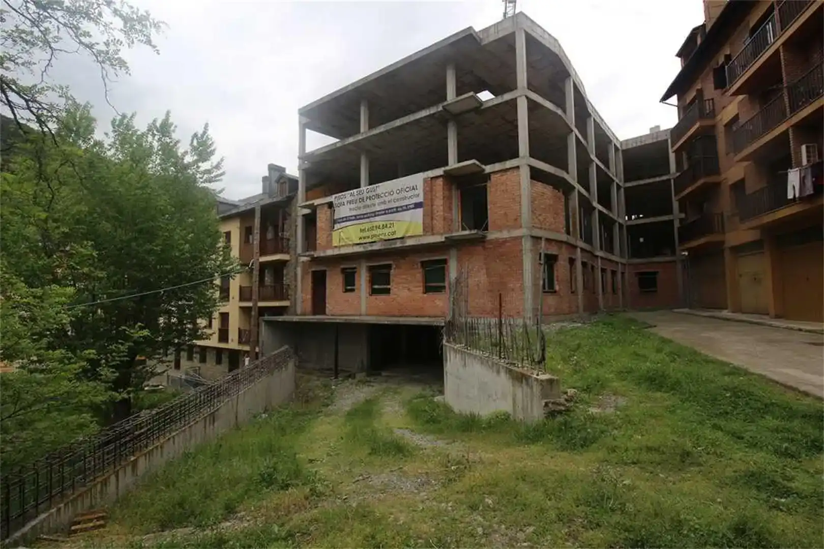 Außenansicht von Residential zum Verkauf in Sort