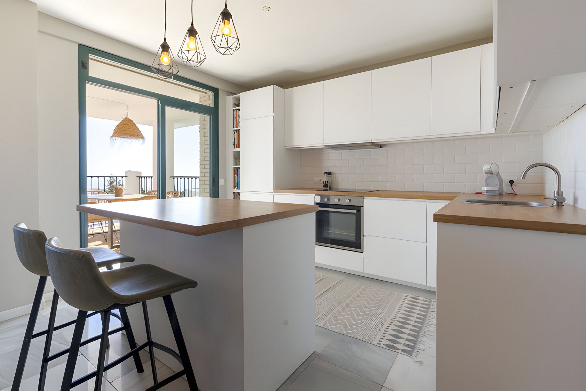 Kitchen of Single-family semi-detached for sale in Benalmádena  with Air Conditioner, Terrace and Swimming Pool