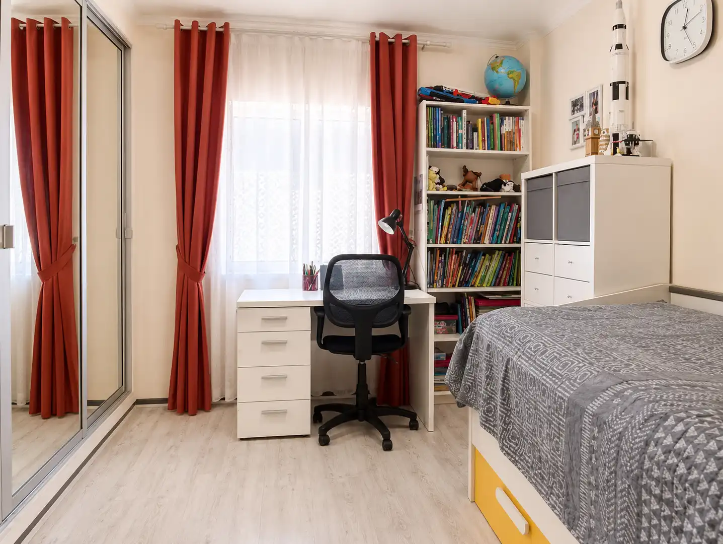 Piso con terraza en venta en Calle Flor de Pascua