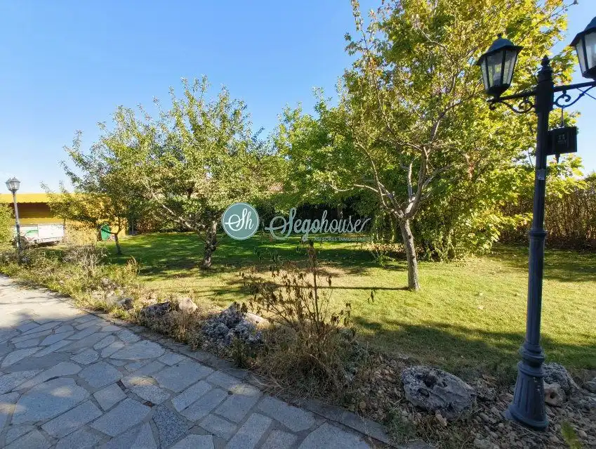 Detached house with garden for sale in Valverde del Majano, imagen 82