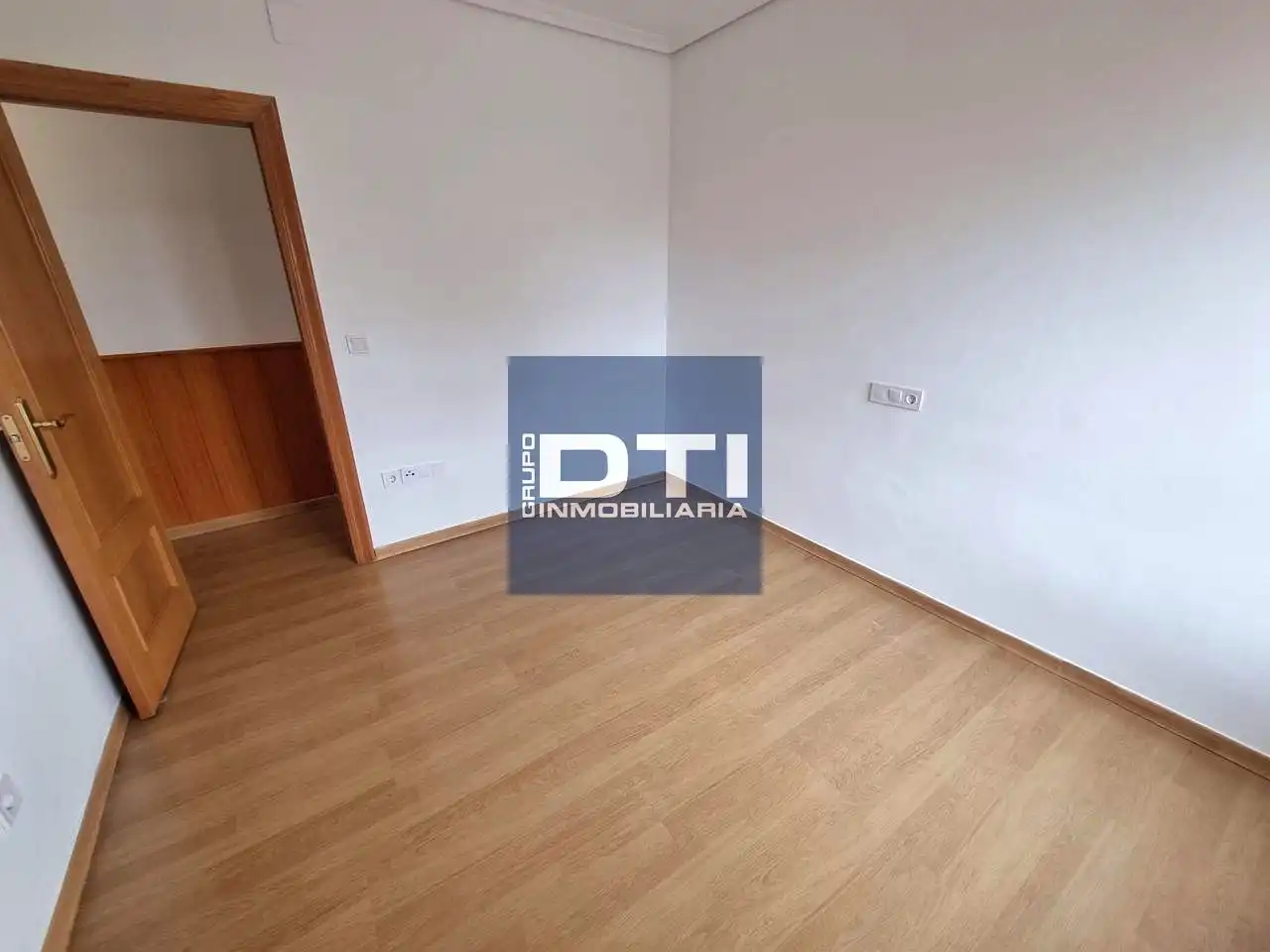 Habitación de Dúplex en venta en Albacete con Calefacción