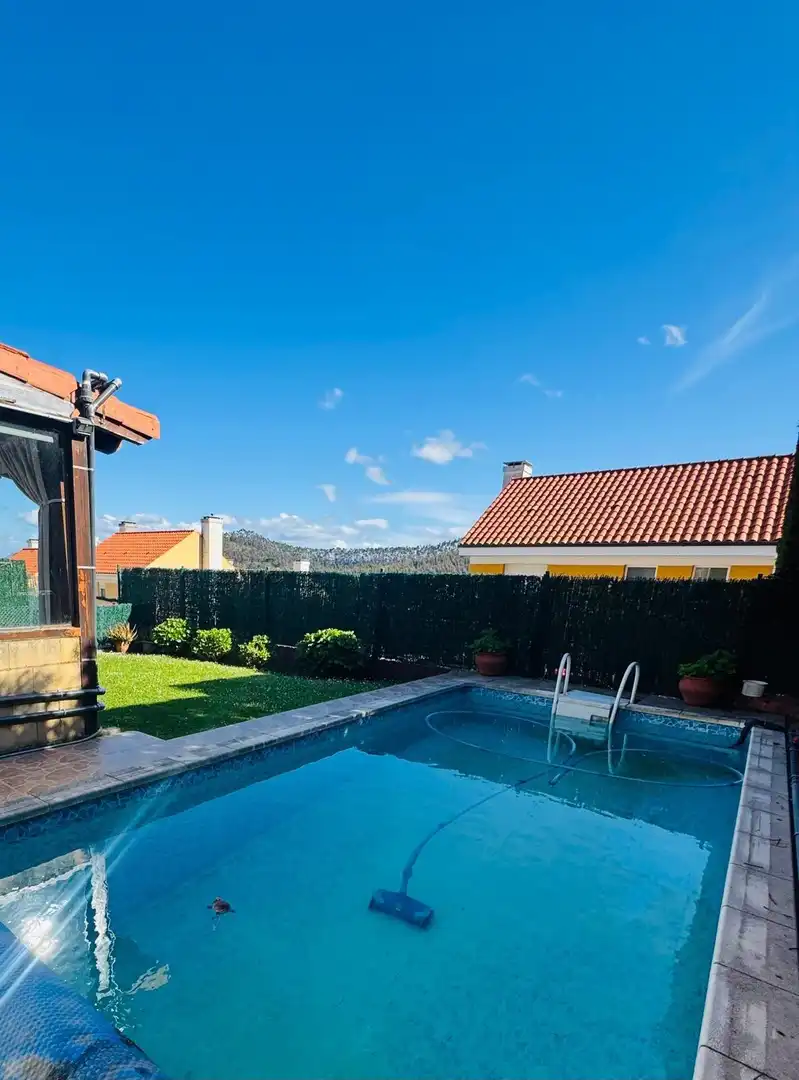 Detached house with terrace for sale in Mortera