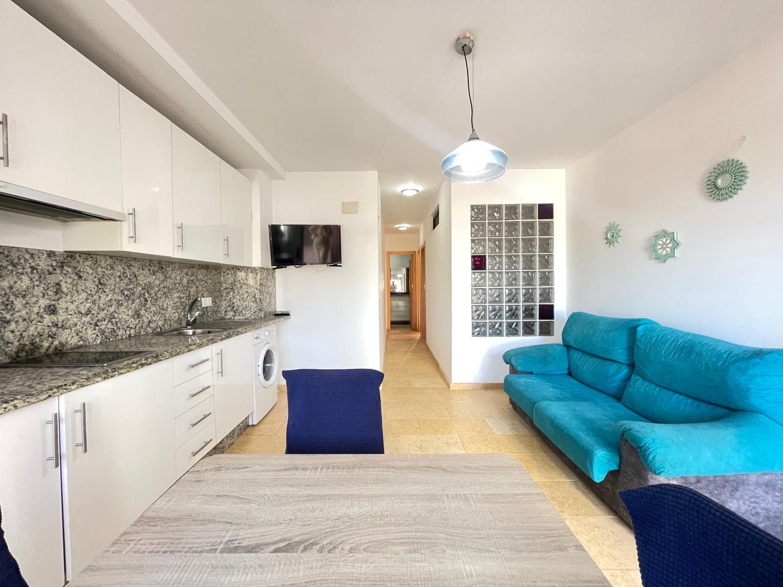 Living room of Apartment for sale in Estepona  with Terrace, Swimming Pool and Community pool