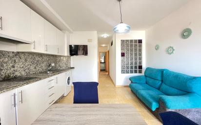 Living room of Apartment for sale in Estepona  with Terrace, Swimming Pool and Community pool