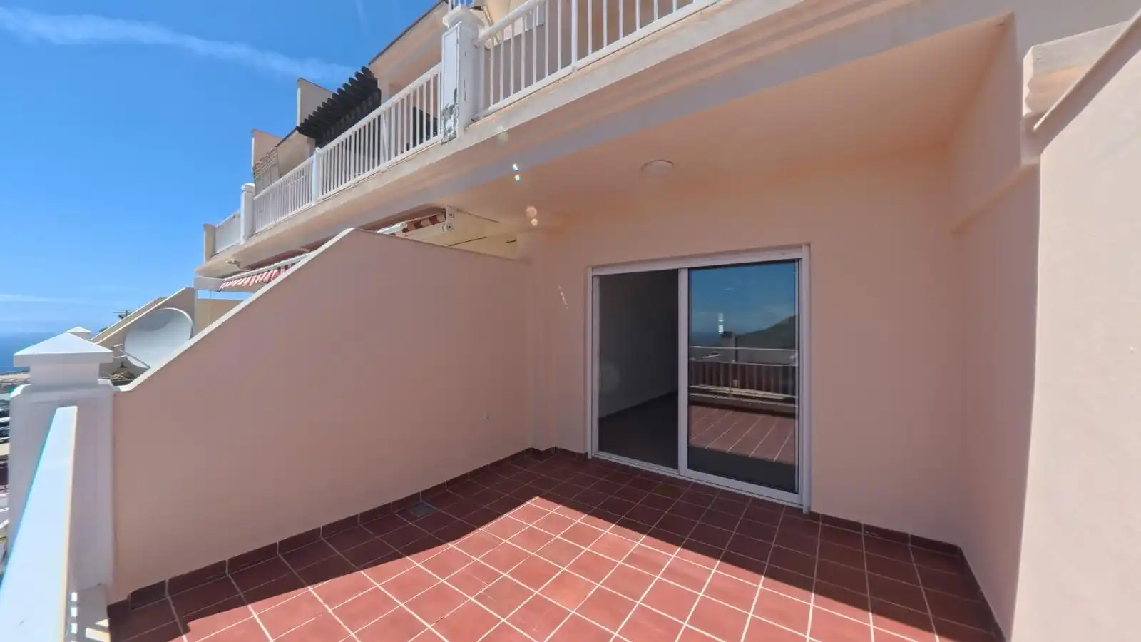 Terrasse von Wohnungen zum Verkauf in Arona mit Terrasse, Ofen und Waschmaschine
