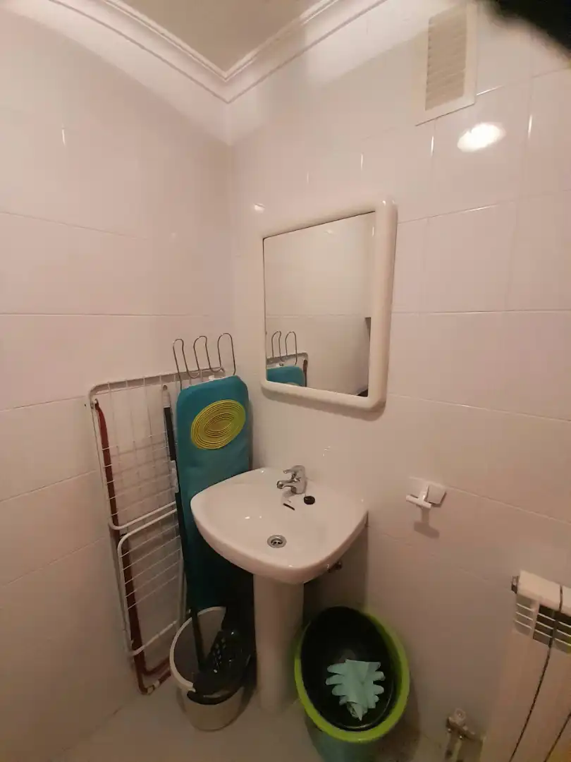 Bany de Apartament en venda en Salamanca amb Calefacció, Parquet i Moblat