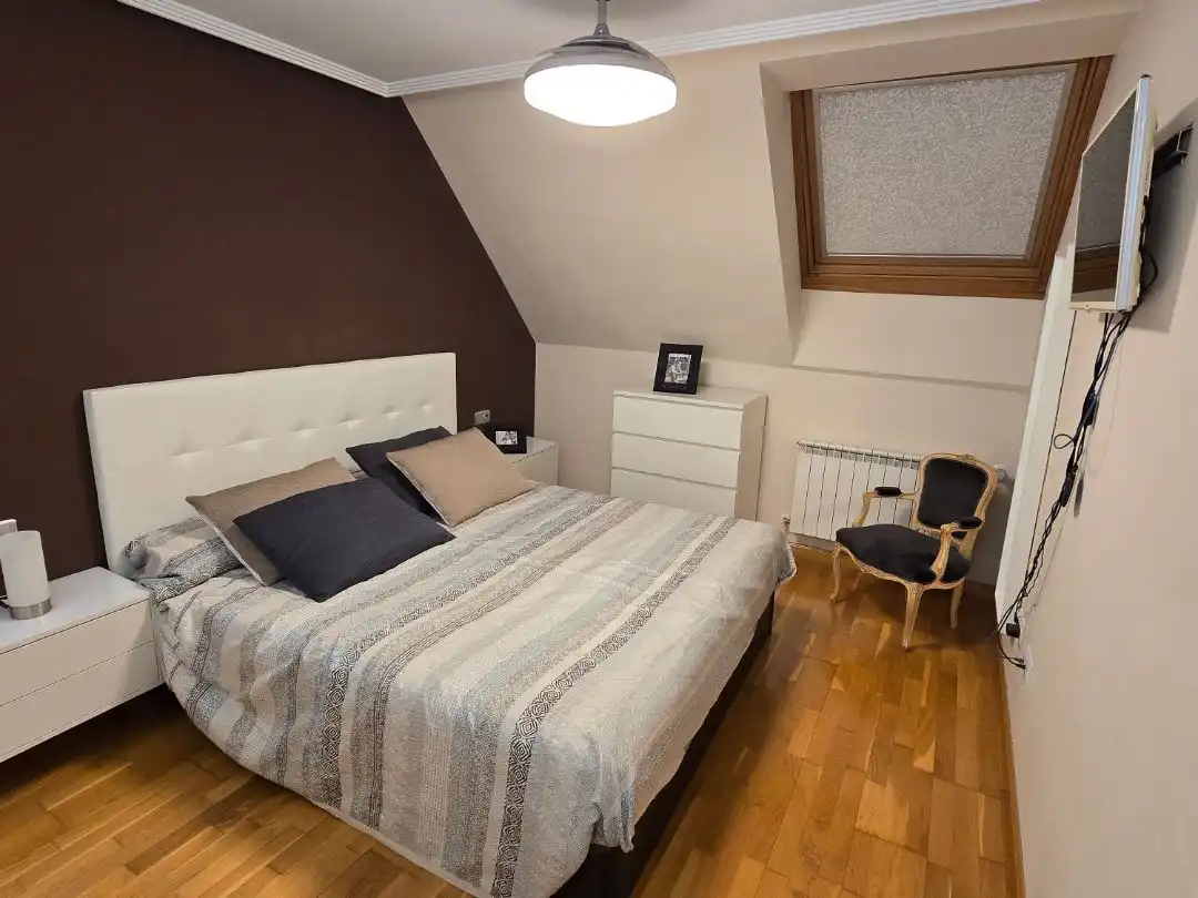 Bedroom of Flat for sale in Villaquilambre, León