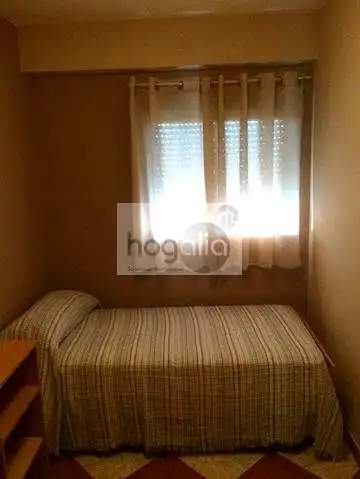 Schlafzimmer von Wohnung zur Miete in Sevilla mit Klimaanlage und Möbliert
