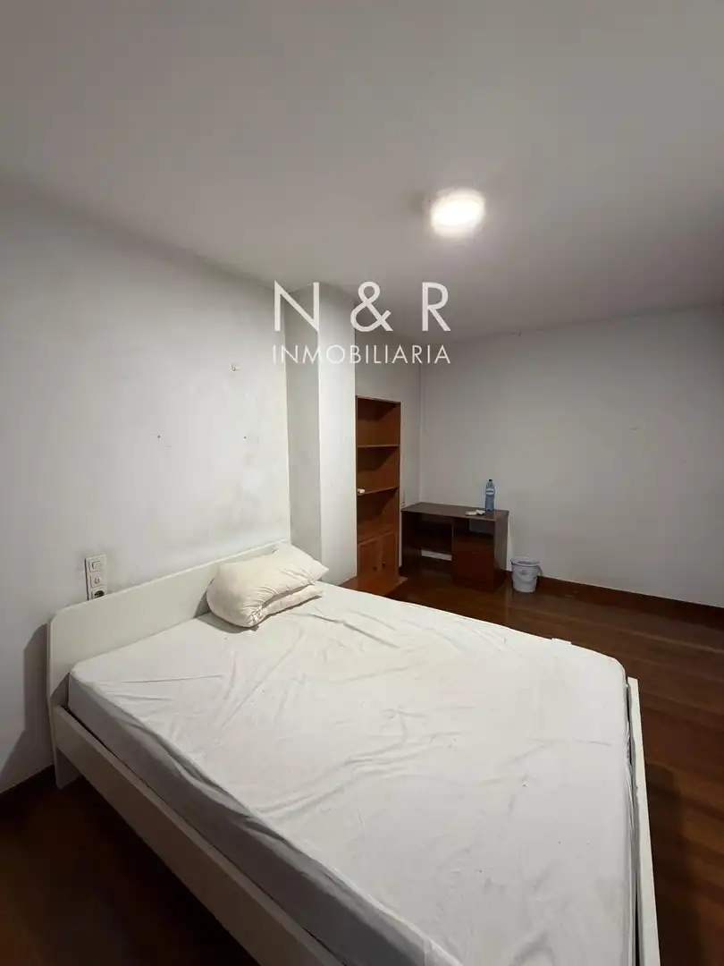 Habitación de Piso de alquiler en Santiago de Compostela  con Calefacción