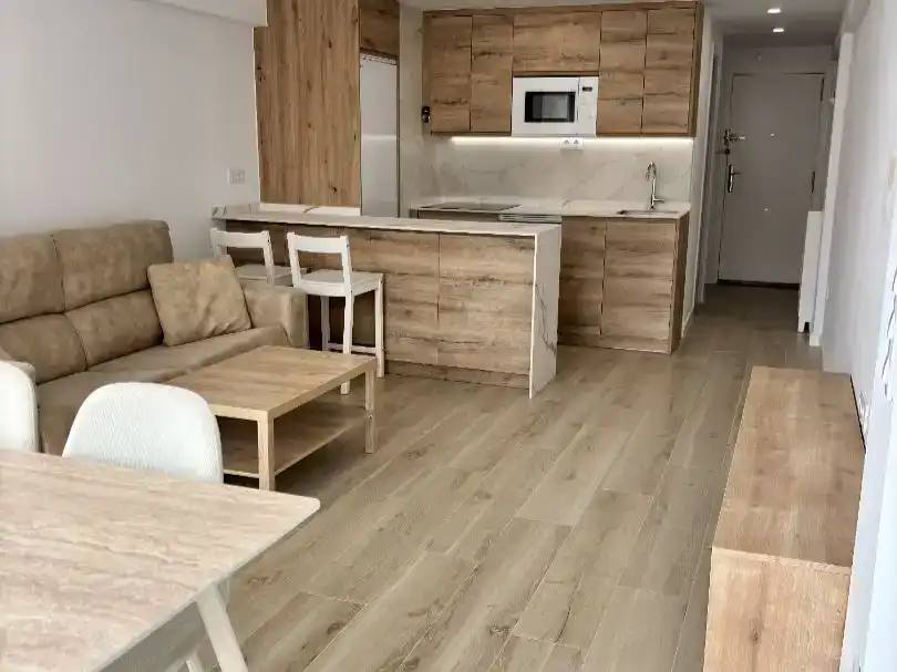 Küche von Wohnung zur Miete in Benidorm mit Klimaanlage, Parkett und Schwimmbad