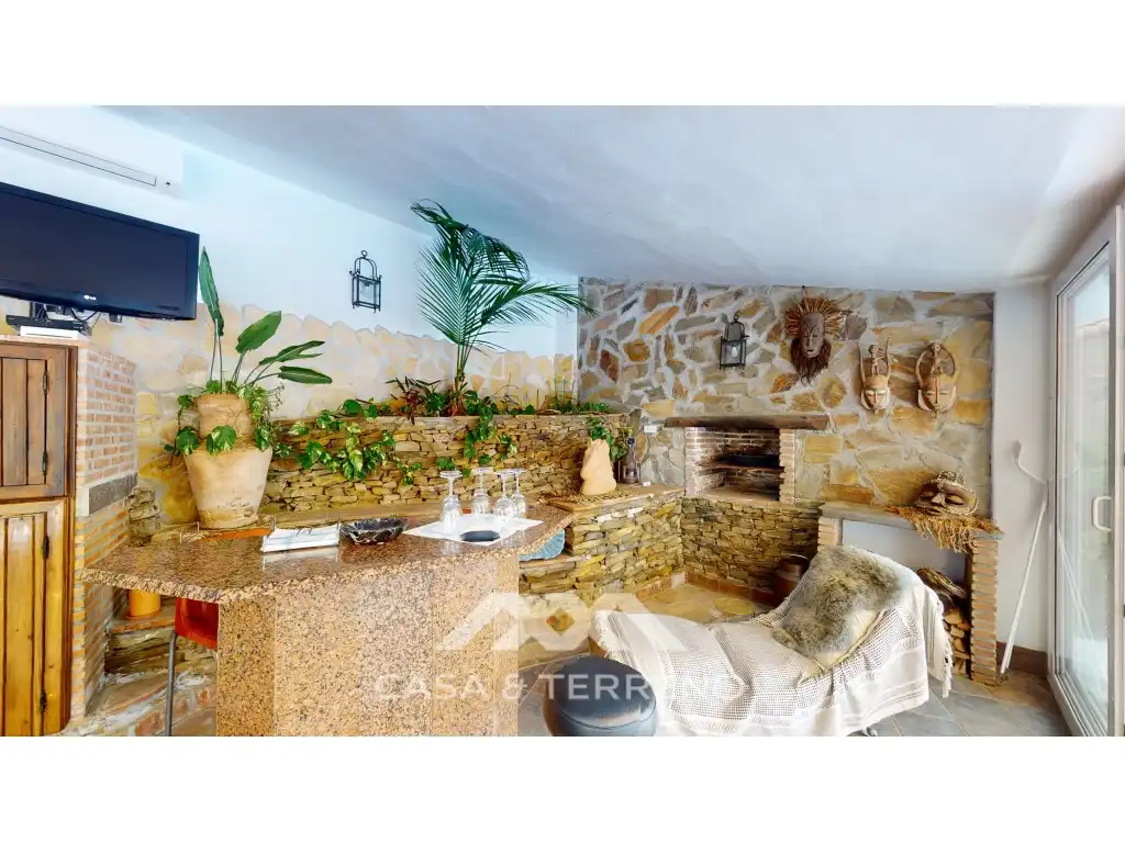 Garden of Houses for sale in Sayalonga  with Air Conditioner, Private garden and Terrace