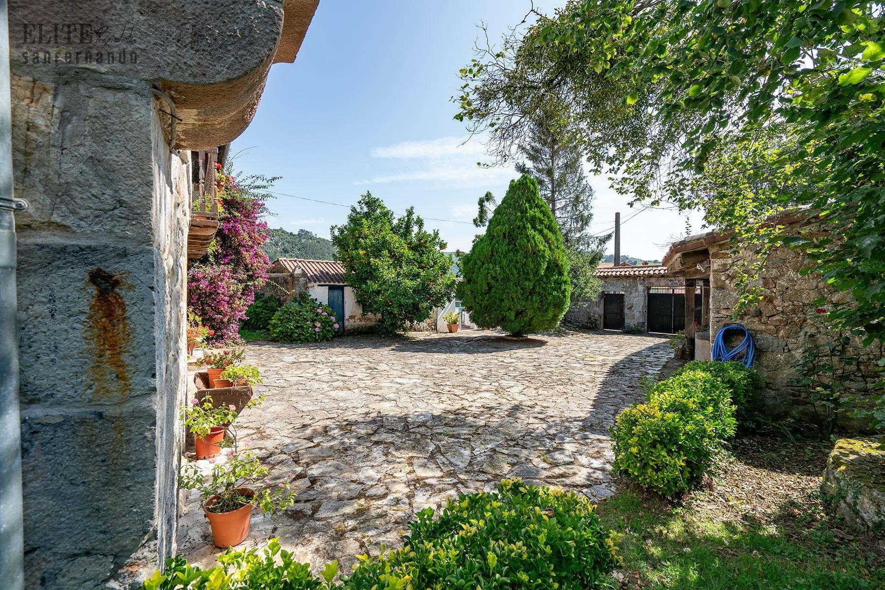 Exterior view of House or chalet for sale in Puente Viesgo  with Heating, Private garden and Terrace