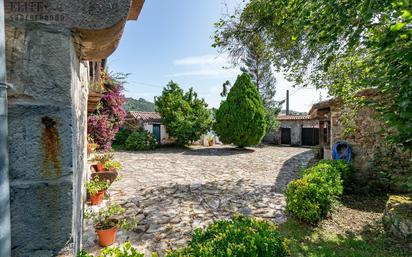 Vista exterior de Casa o xalet en venda en Puente Viesgo amb Calefacció, Jardí privat i Terrassa