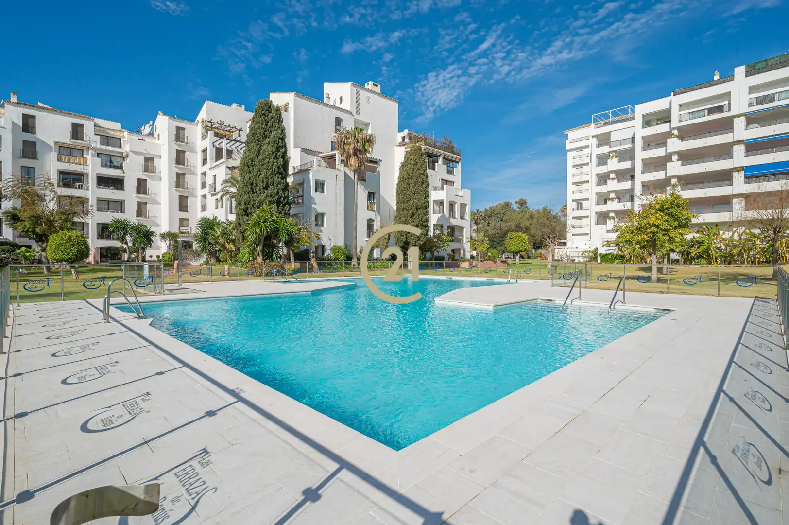 Piscina de Àtic en venda en Marbella amb Aire condicionat, Calefacció i Terrassa